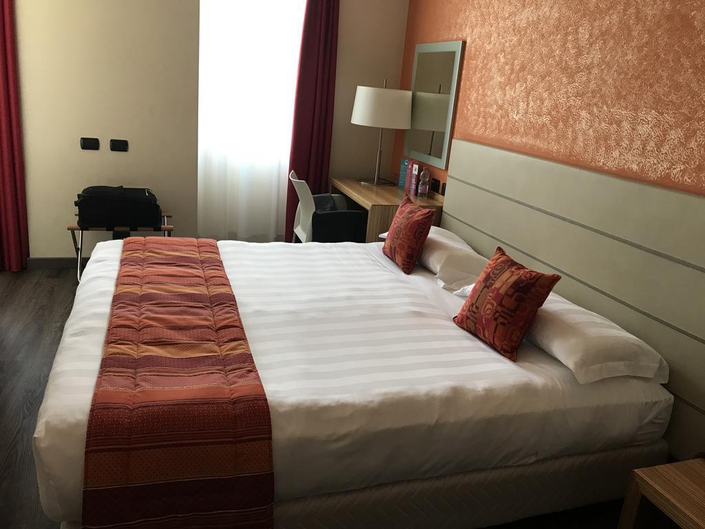 Bis Hotel Varese Esterno foto